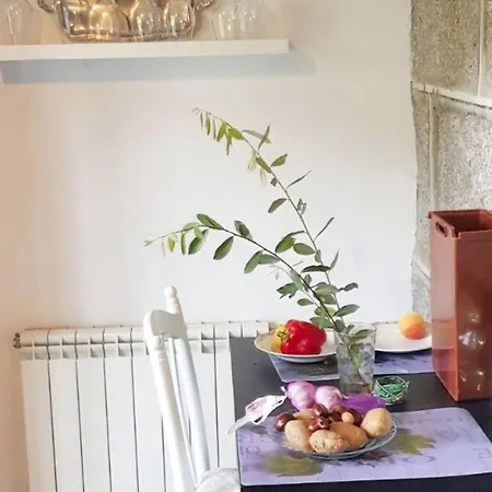 Comfortable In Porrino: 90 M² Charming Garden