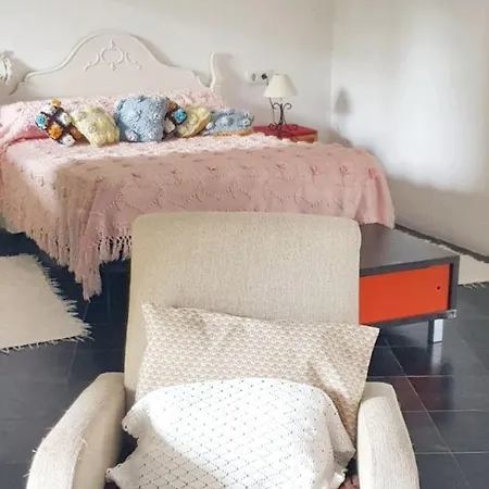 Comfortable In Porrino: 90 M² Charming Garden Porriño