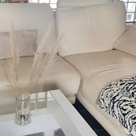 Comfortable In Porrino: 90 M² Charming Garden Lägenhet *
