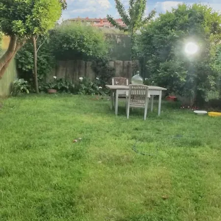 Comfortable In Porrino: 90 M² Charming Garden *